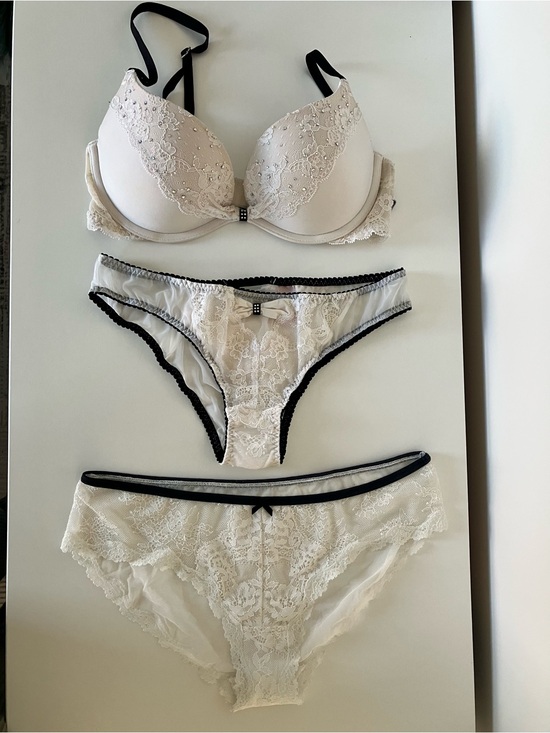 Victoria's Secret Other - Victoria's Secret Bra & Panty Set